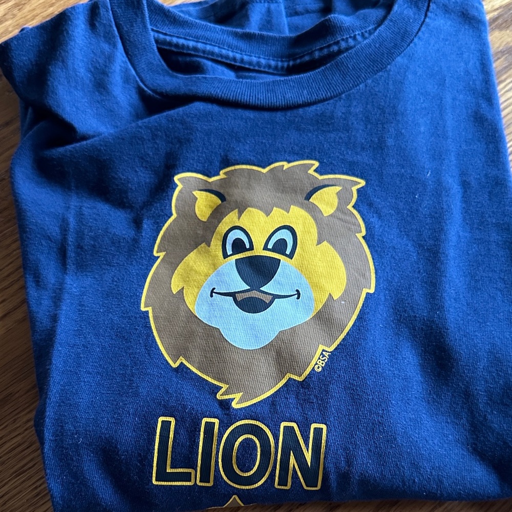 Blue Lion Graphic Kids T-Shirt Cub Scouts